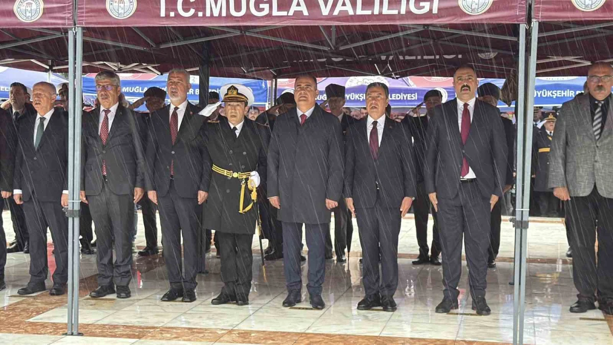 Muğla'da sağanak yağışa rağmen Cumhuriyet Bayramı töreni yapıldı 5