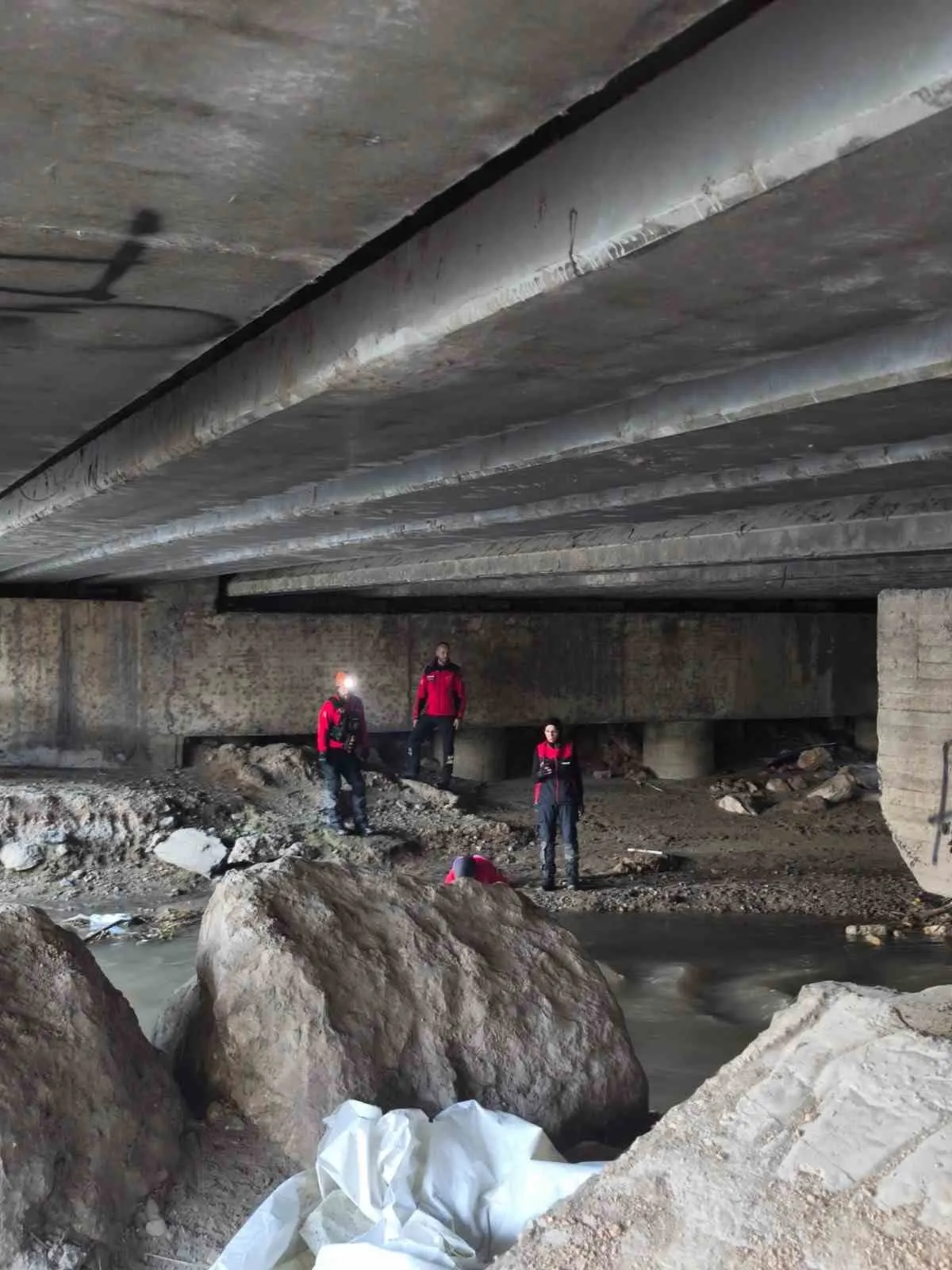 Bursa'nın İnegöl ilçesinde 2 gündür kayıp olan Emrah Gedik her yerde aranıyor 4