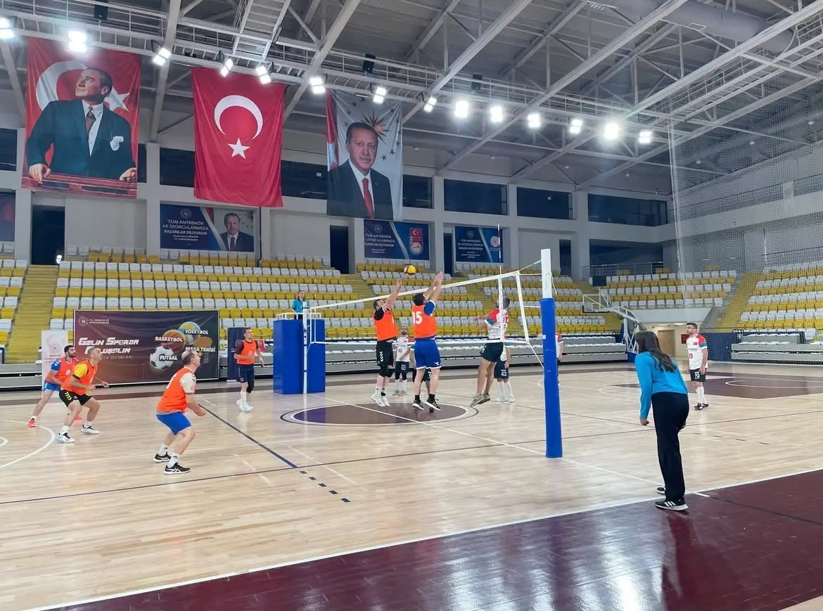 Bayburt'ta 4. Kamu Spor Oyunları voleybol il birinciliği tamamlandı 4