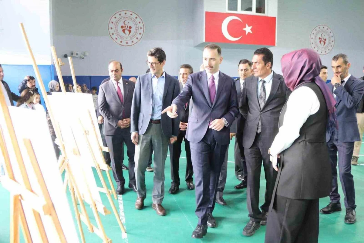 Erzincan Üzümlü'de Cumhuriyet Bayramı'na özel fotoğraf sergisi açıldı 3