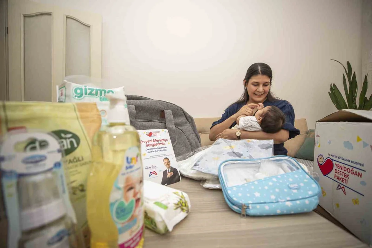 MERSİN’DE DAR GELİRLİ AİLELERE YÖNELİK SÜRDÜRÜLEN ‘HOŞ GELDİN BEBEK’ PROJESİ KAPSAMINDA, YENİ...
