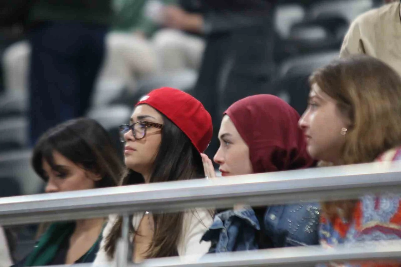 TÜRK TELEKOM BASKETBOL TARAFINDAN İKLİM DEĞİŞİKLİĞİ İÇİN MAÇ ÖNCESİ FARKINDALIK...