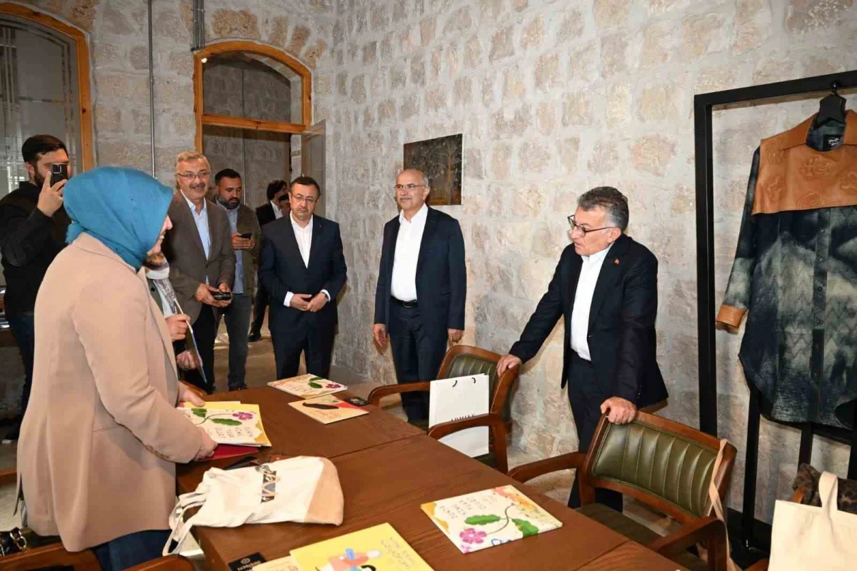 AK Parti Grup Başkanı Abdullah Güler'den Malatya'daki Bi Mekan Müze Kafe'ye tam not 3