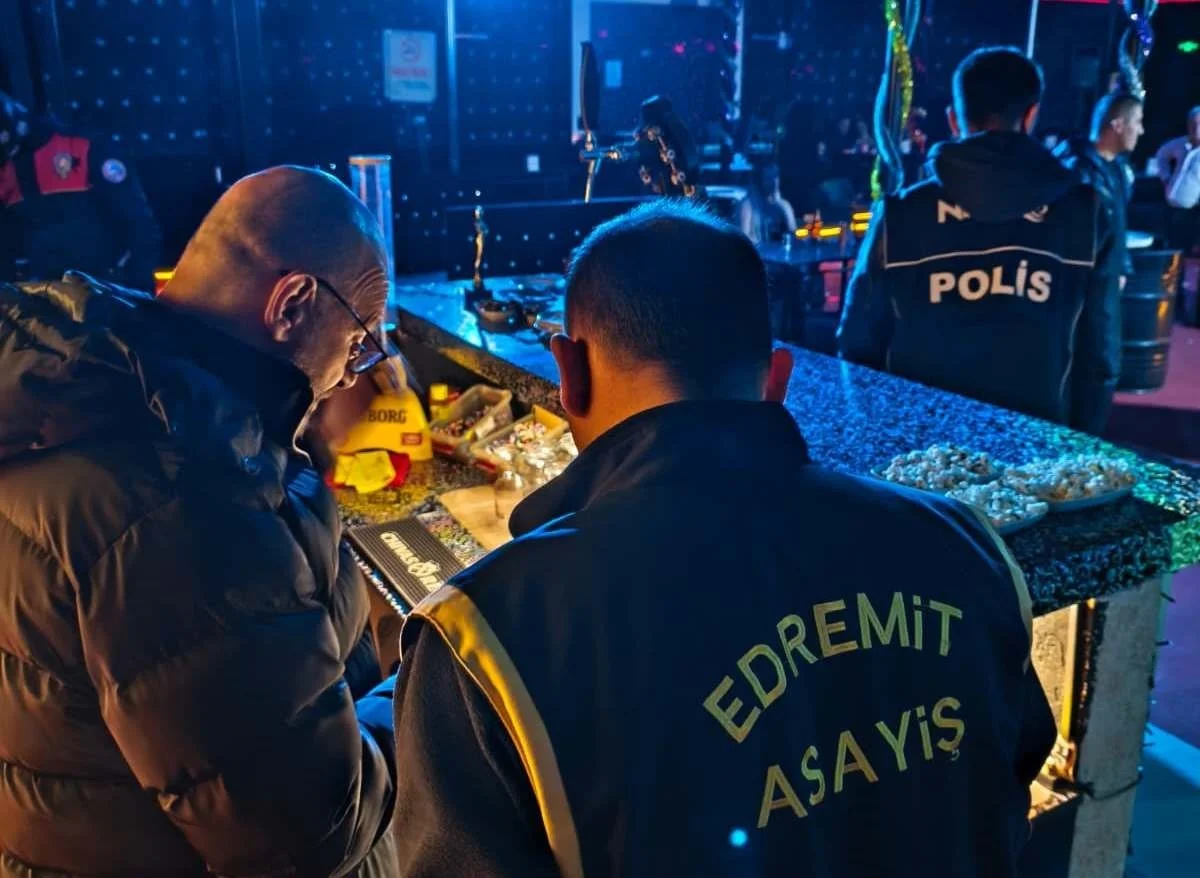 Edremit'te polisten kapsamlı denetim: 39 aranan şahıs yakalandı 2