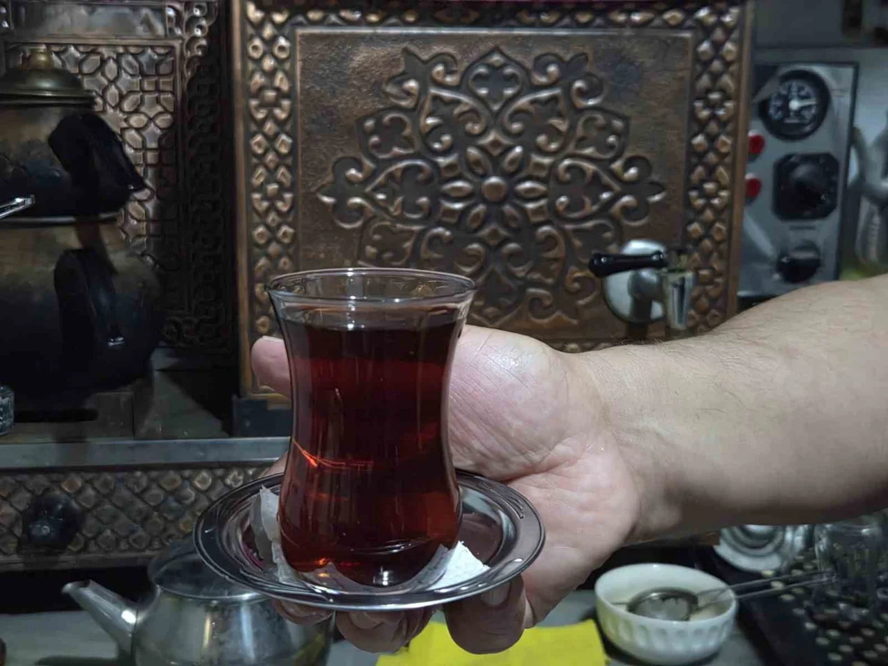 SAMSUN'DA KAHVECİLER ODASI TARAFINDAN ÇAY FİYAT TARİFESİNE YAPILMASI İSTENEN YÜZDE 66,67'LİK İLK...