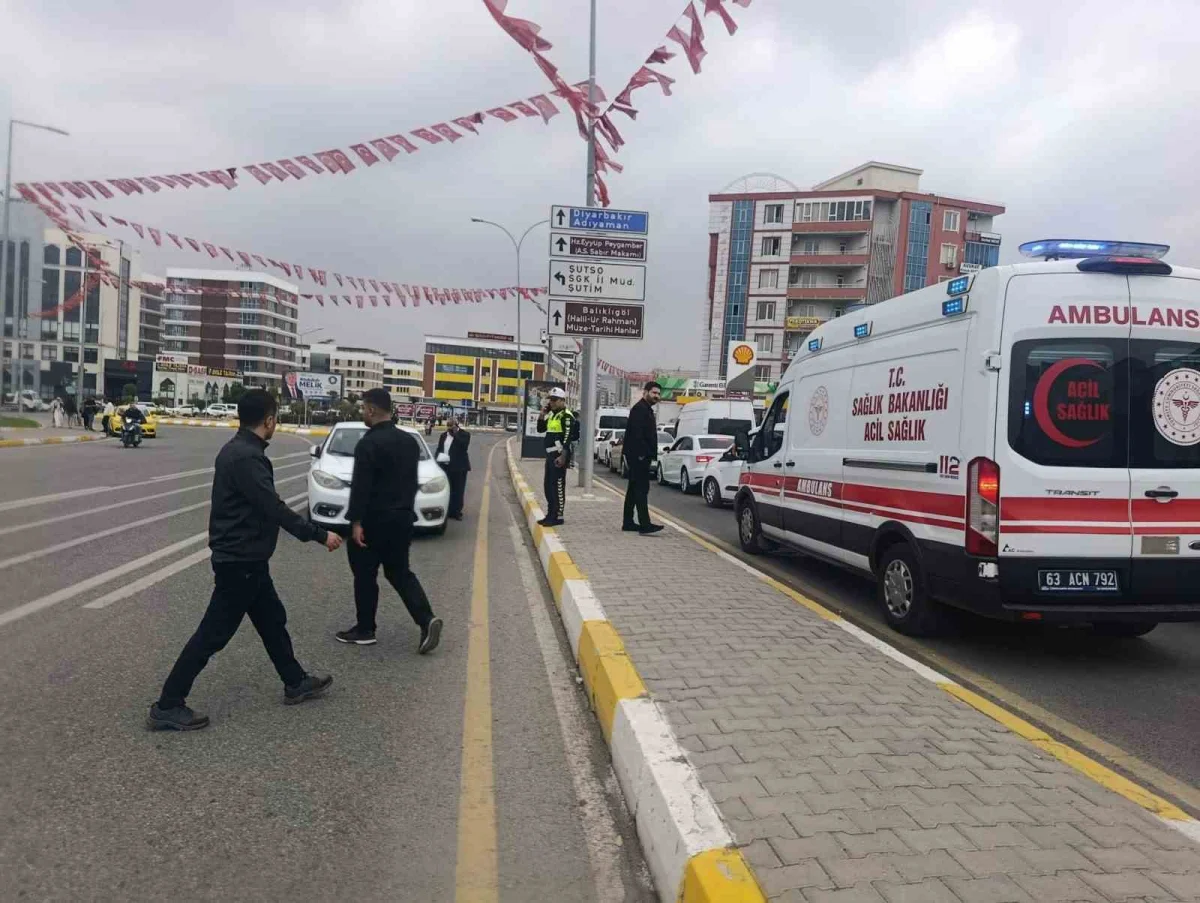 Şanlıurfa'da yolun karşısına geçmeye çalışan çocuğa otomobil çarptı 3