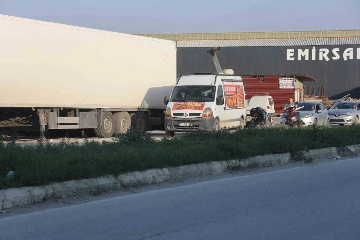 Hatay'da genç çift ata mirası tatlıları mobil araçla kentin sokaklarına taşıyor 5