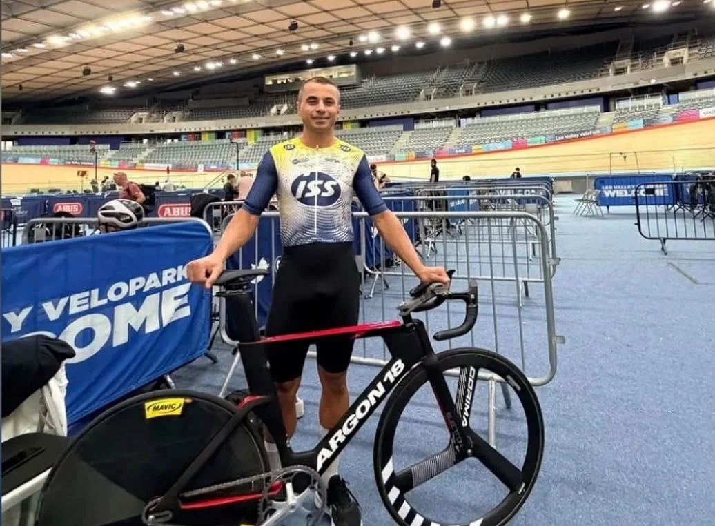 PİST BİSİKLETİ MİLLİ TAKIM ANTRENÖRÜ RECEP ÜNALAN, LONDRA’DA DÜZENLENEN UCI MASTERLAR PİST...