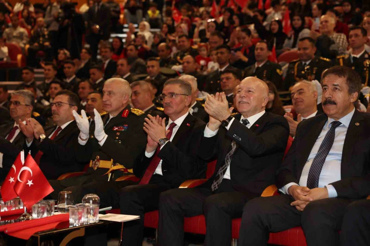 Erzurum’da Cumhuriyet Bayramı’nın 103’üncü yılı törenle kutlandı 4