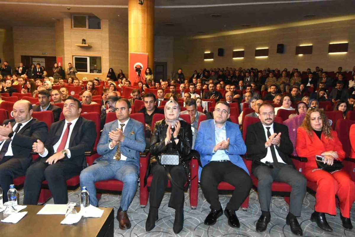 Erzurum'da 'İletişim Yüzyılı' eğitim programı başladı 3