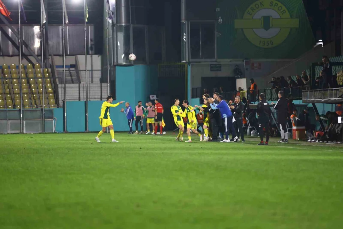 Trendyol 1. Lig maçında Esenler Erokspor evinde Ankara Keçiörengücü'nü 3-2 mağlup etti 2