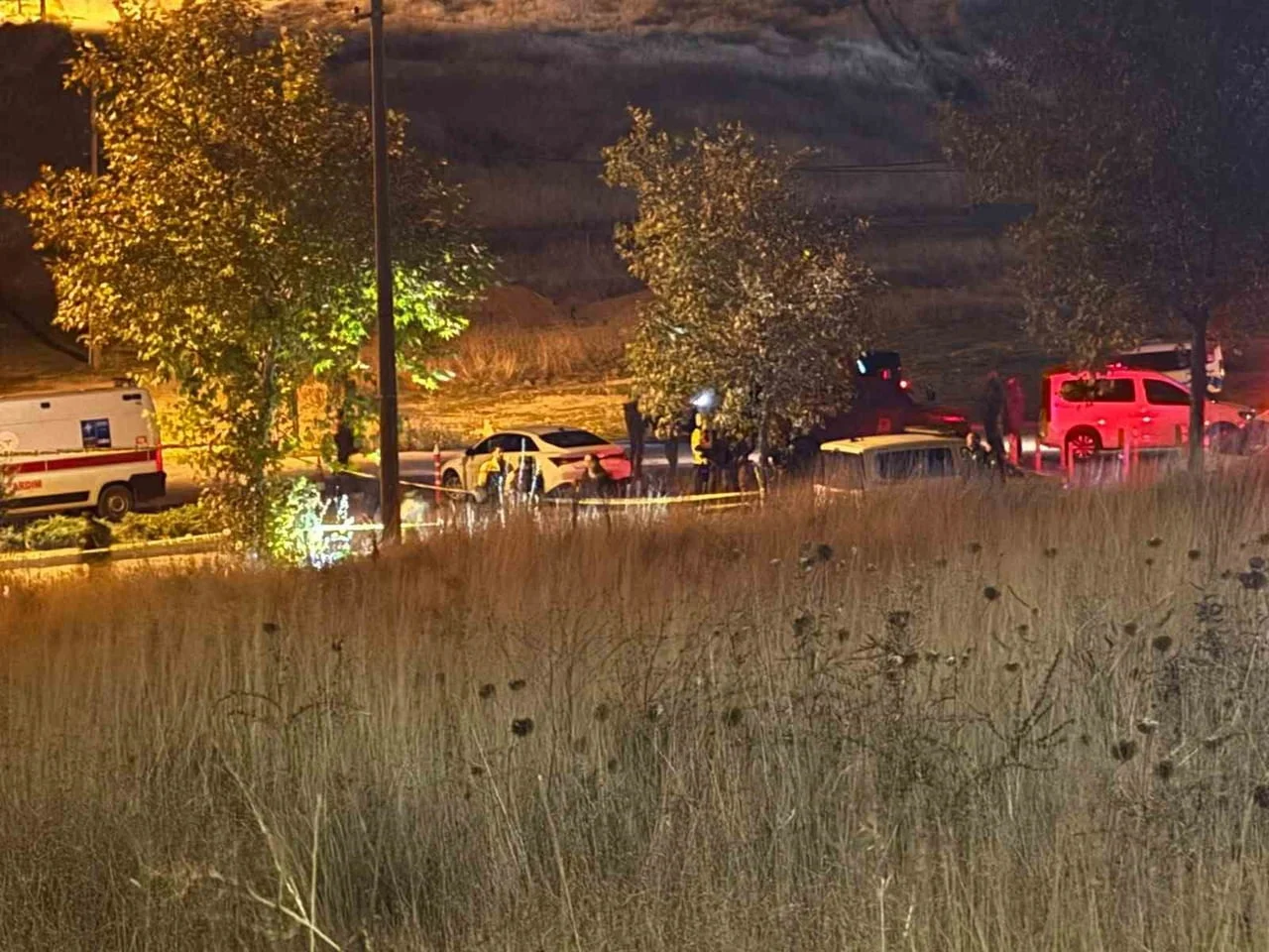 ANKARA'NIN PURSAKLAR İLÇESİNDE UYGULAMA NOKTASINDA DURDURULAN BİR ARAÇTAN ATEŞ AÇILMASI SONUCUNDA...