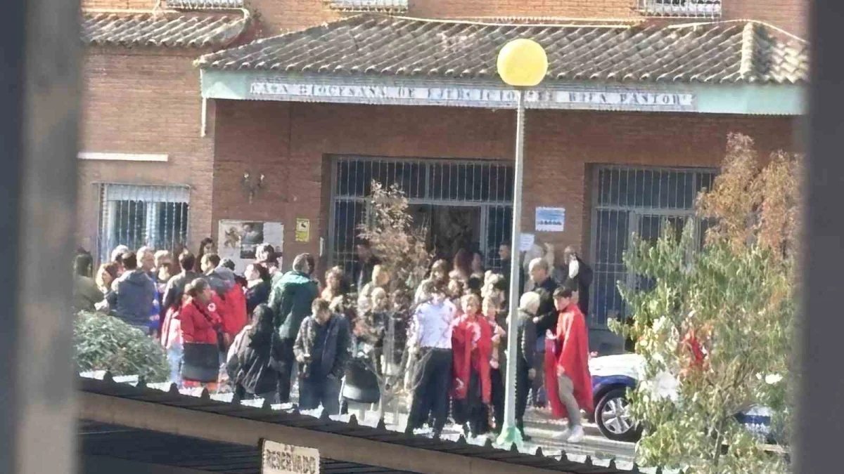 İspanya'daki tren kazasında kurban yakınları teşhis için DNA örneği veriyor 3