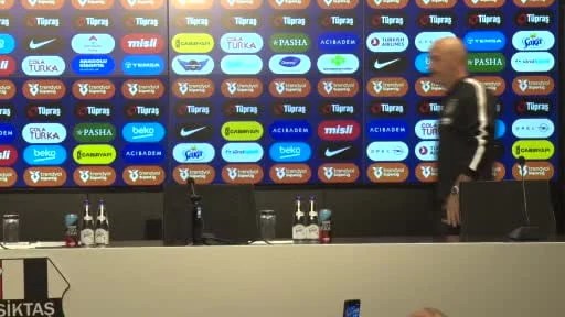 Beşiktaş Teknik Direktörü Vincenzo Italiano, Corendon Alanyaspor ve Kocaelispor maçlarında...
