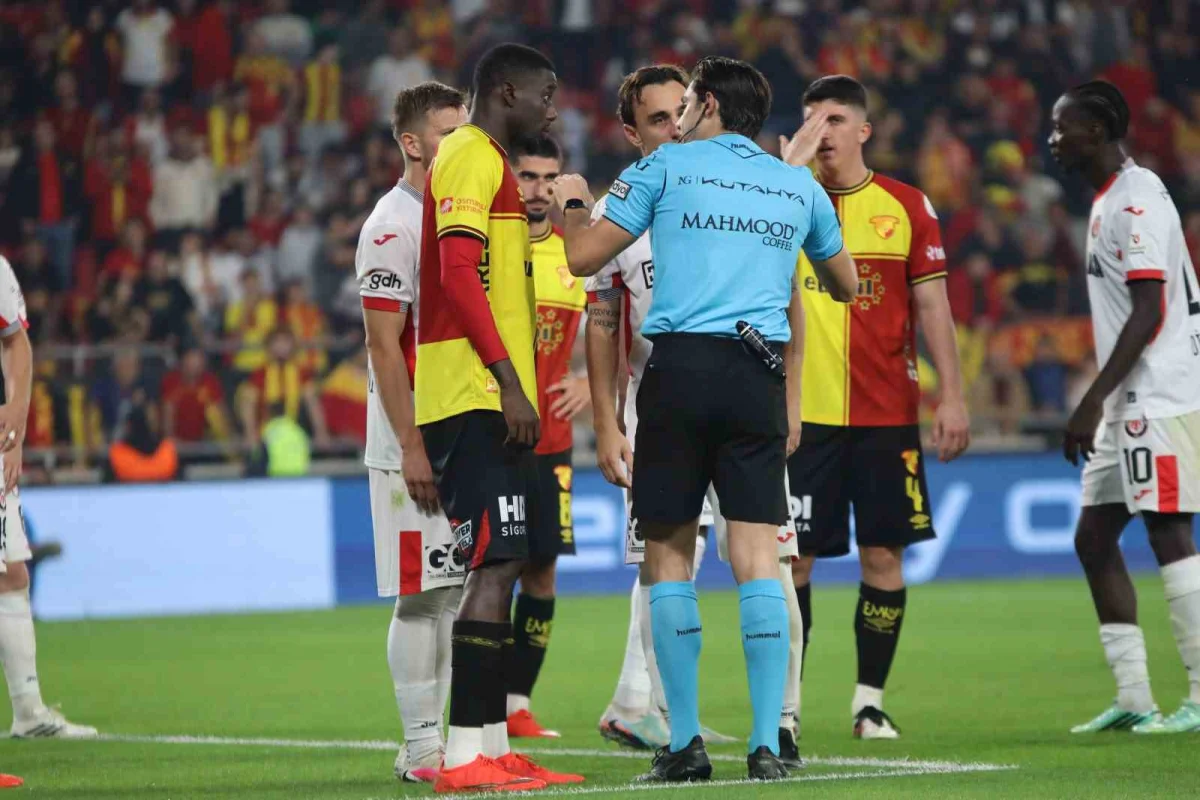 Göztepe sahasında Çorum FK'yi iki golle geçti 3