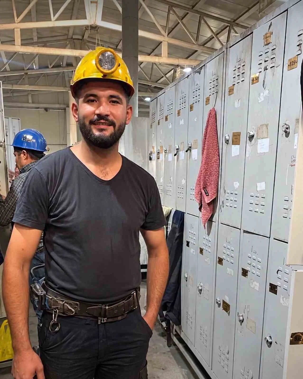 GÖÇÜKTE HAYATINI KAYBEDEN İŞÇİLERİN EN GENCİ OLAN BALIKESİR'İN İVRİNDİ İLÇESİ DOĞUMLU RAMAZAN...
