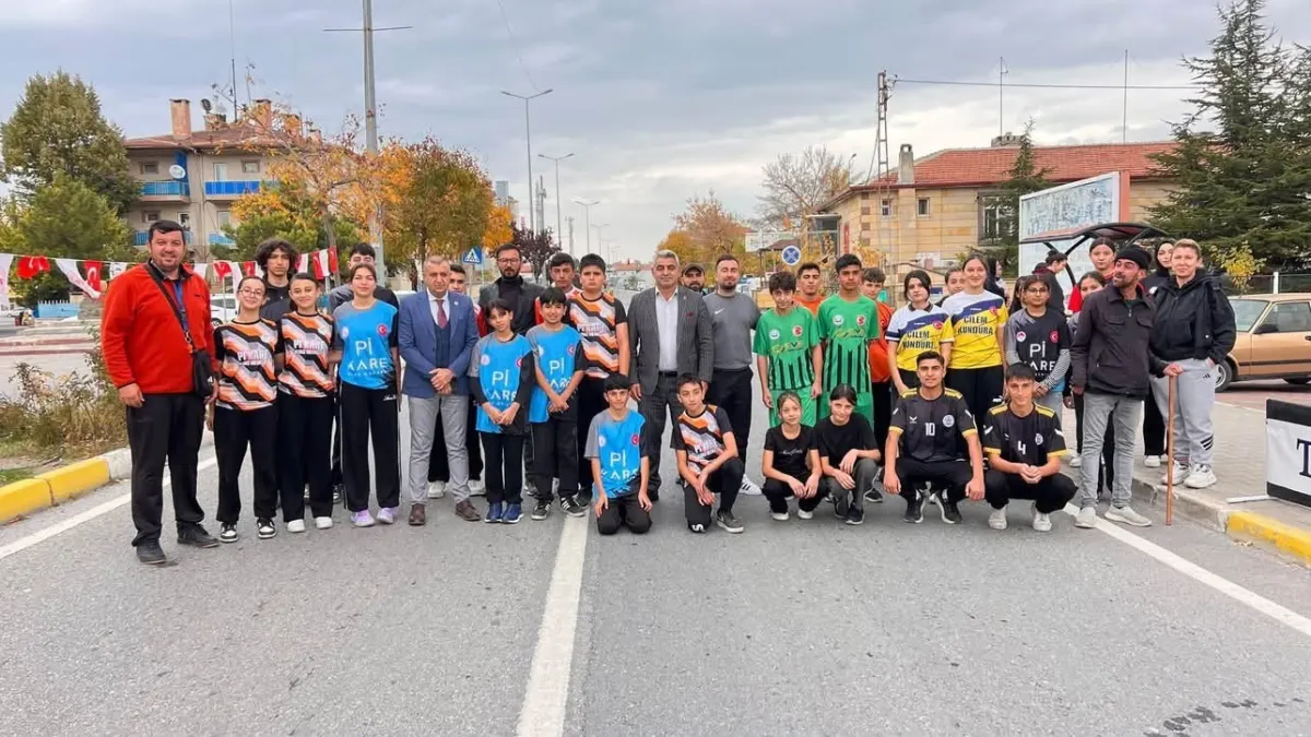Tomarza'da 29 Ekim Cumhuriyet Kupası için koştular 1