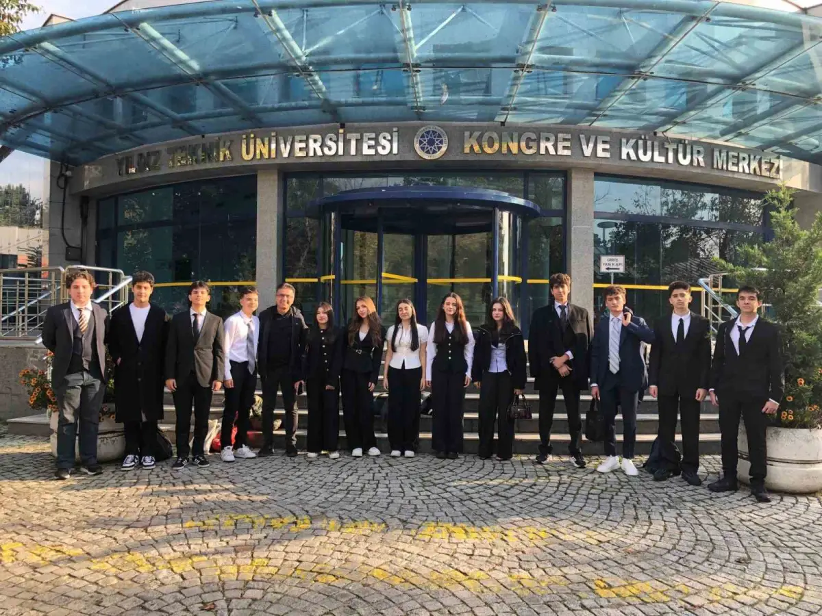 İhlas Koleji öğrencilerinden YTUMUN Konferansı'nda diplomasi başarısı 1