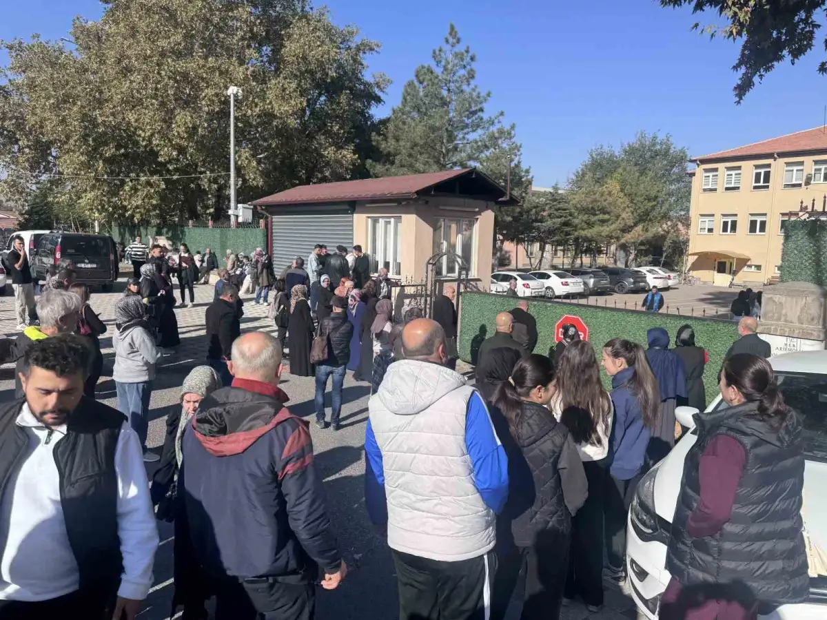 Kayseri'de KPSS'ye dakikalarla geç kalan aday kapıda kaldı 4
