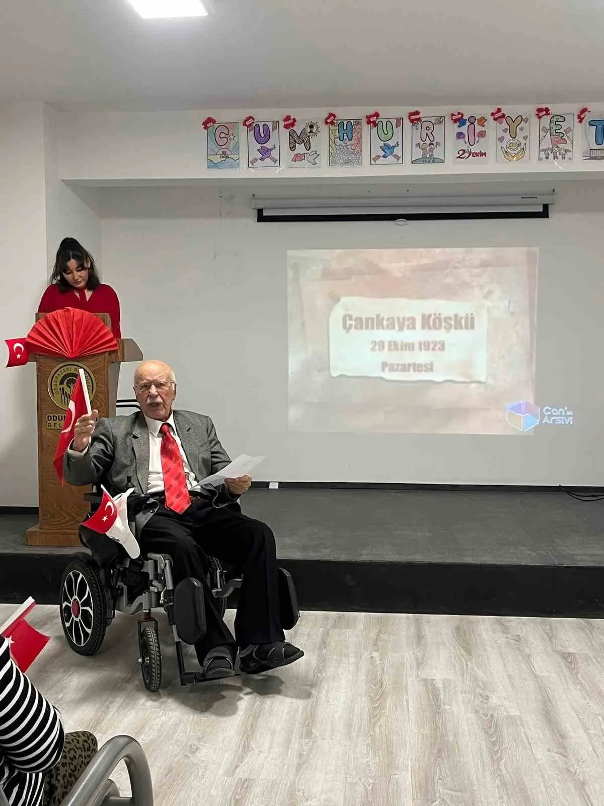 Odunpazarı Belediyesi'nin yaşlı bakım merkezlerinde Cumhuriyet coşkusu yaşandı 5