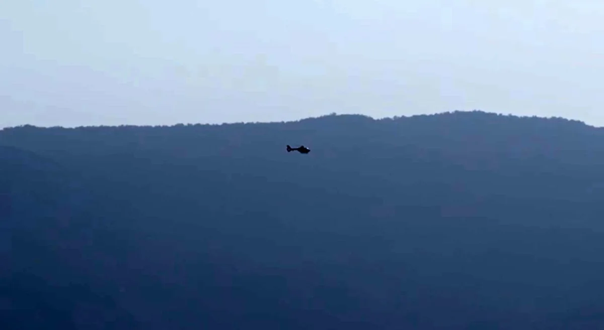 Hakkari'de kalbi duran yatağa bağımlı hasta helikopter ambulansla Van'a sevk edildi 3