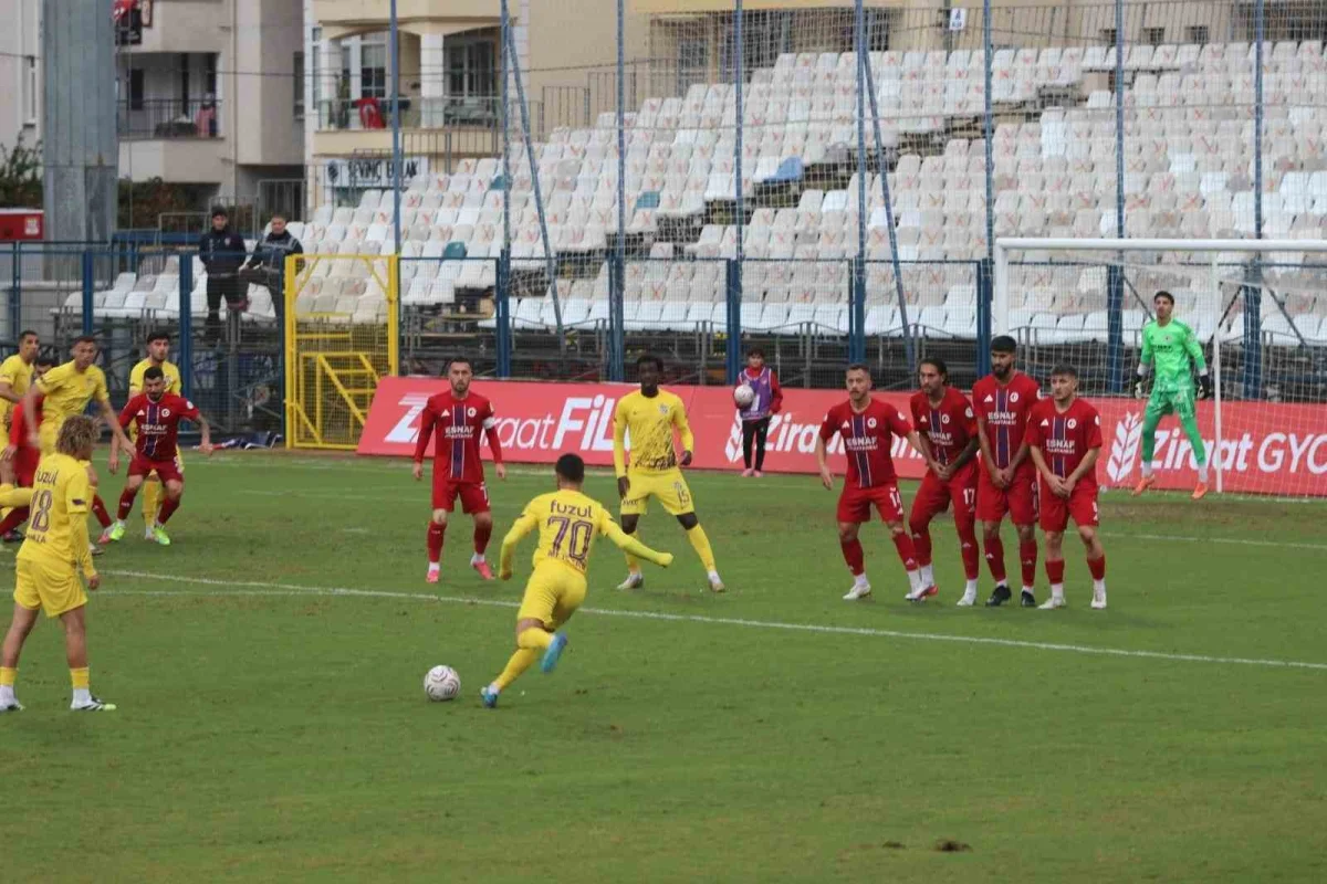 Fethiyespor - Eyüpspor maçı şiddetli yağış nedeniyle ertelendi 3