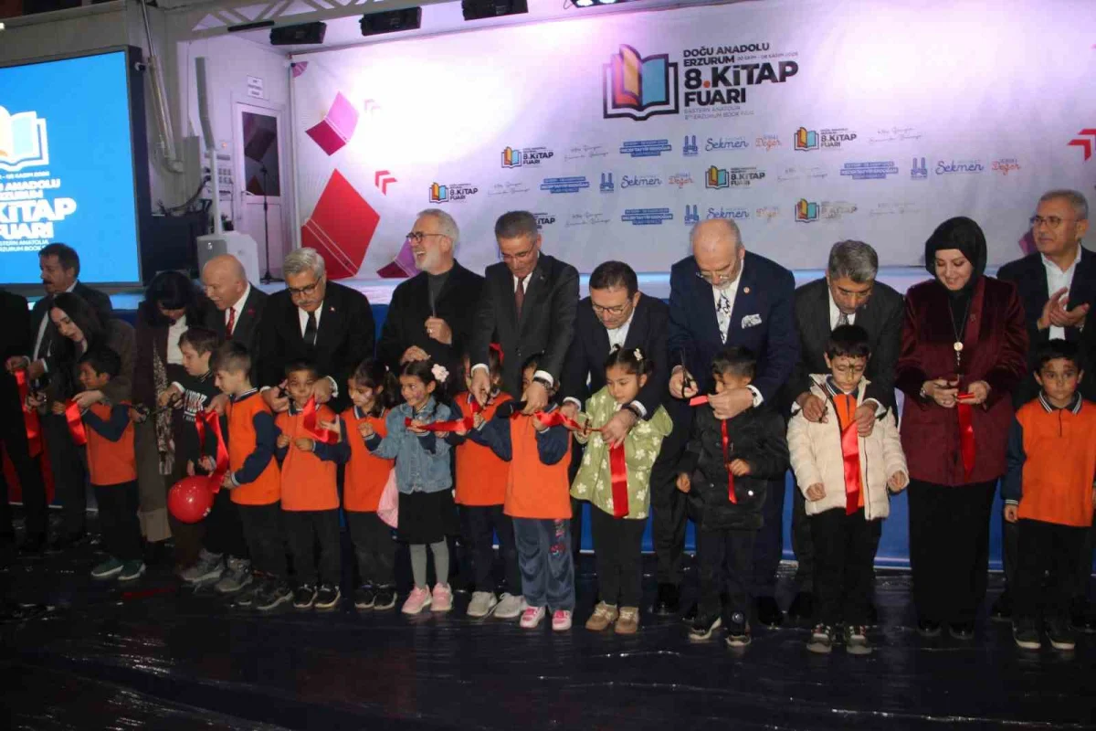 Erzurum 8. Kitap Fuarı kapılarını ziyaretçilere açtı 1