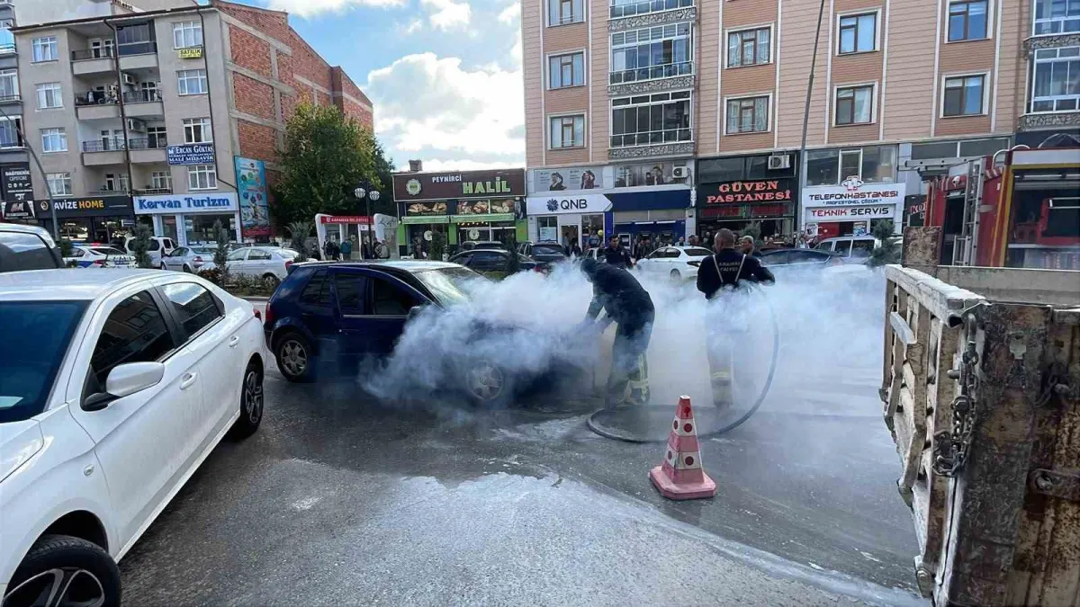 Karaman'da seyir halindeki otomobil alev aldı 4