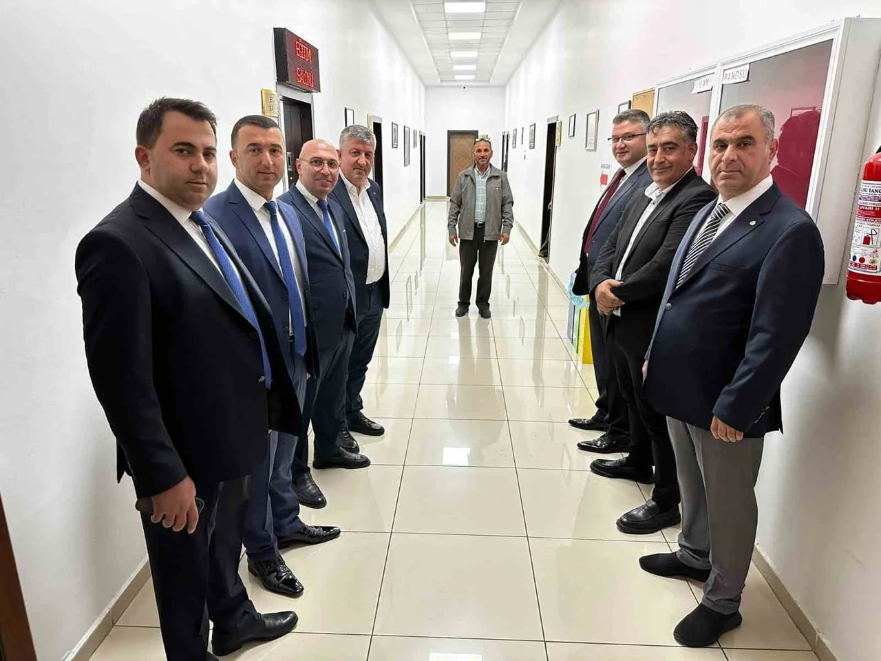TOKAT TİCARET BORSASI'NDA GERÇEKLEŞTİRİLEN ORGAN SEÇİMLERİNDE MEVCUT BAŞKAN LÜTFİ BORA, RESMİ...