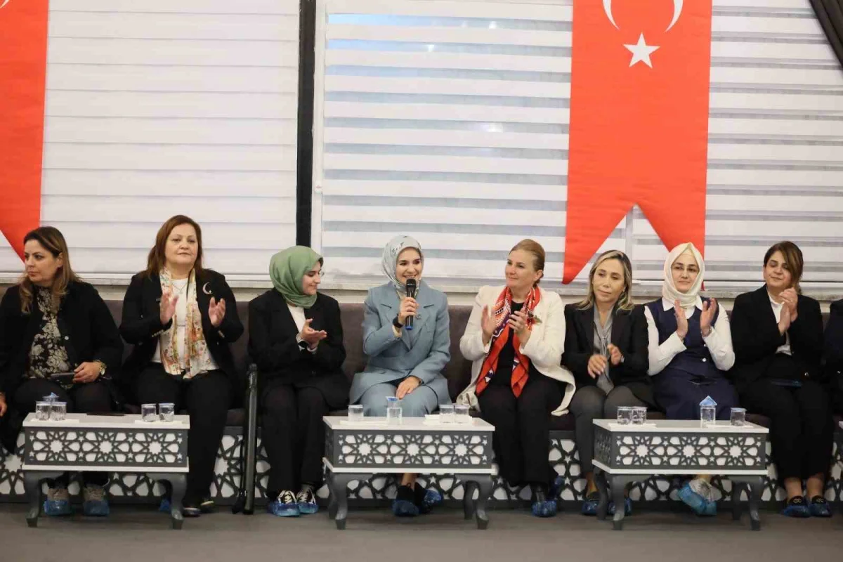 Bakan Göktaş, Afyonkarahisar'da Sultandağı Anne Kız Buluşması'na katıldı 4