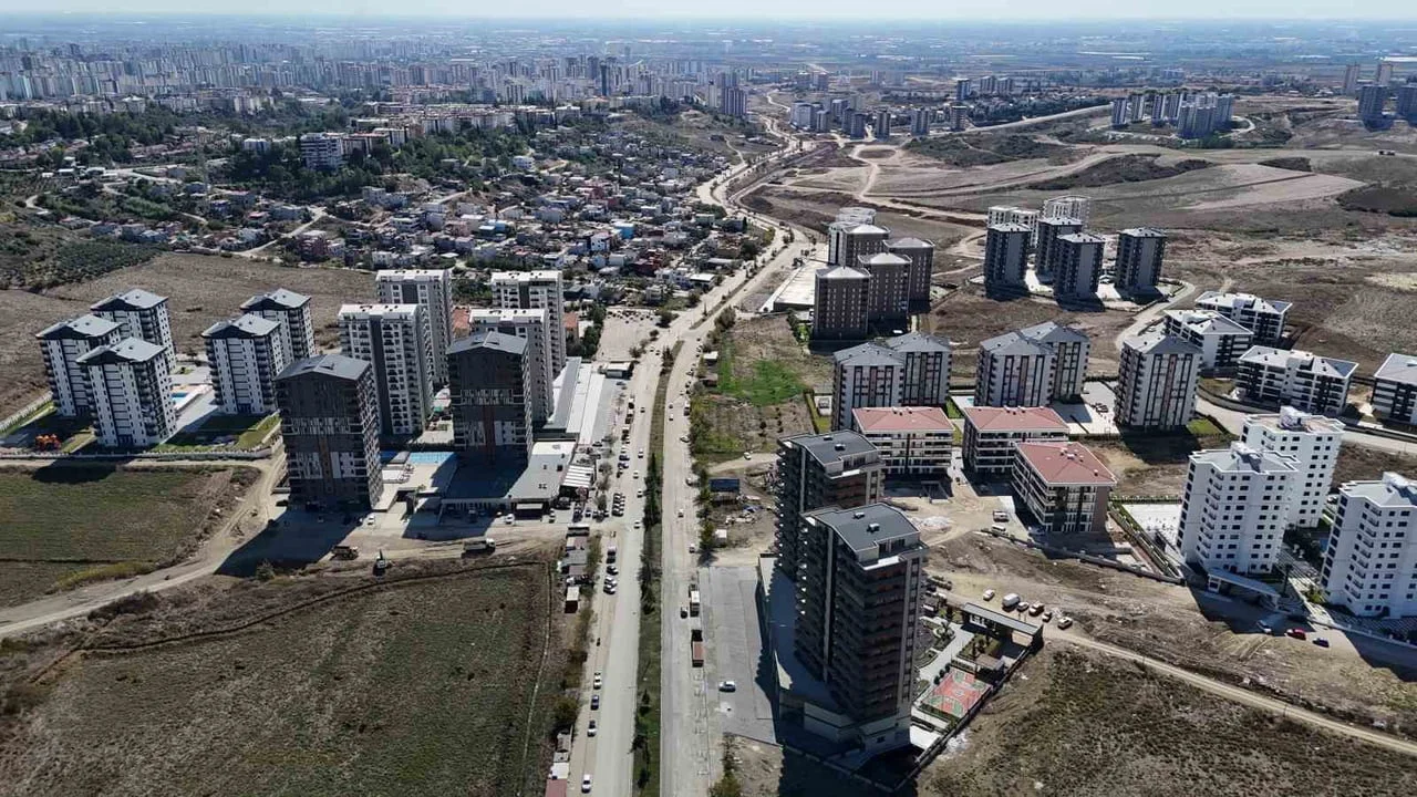 KAHRAMANMARAŞ MERKEZLİ 6 ŞUBAT DEPREMLERİNİN ARDINDAN ADANA’NIN KUZEY BÖLGESİNDE TOKİ TARAFINDAN...