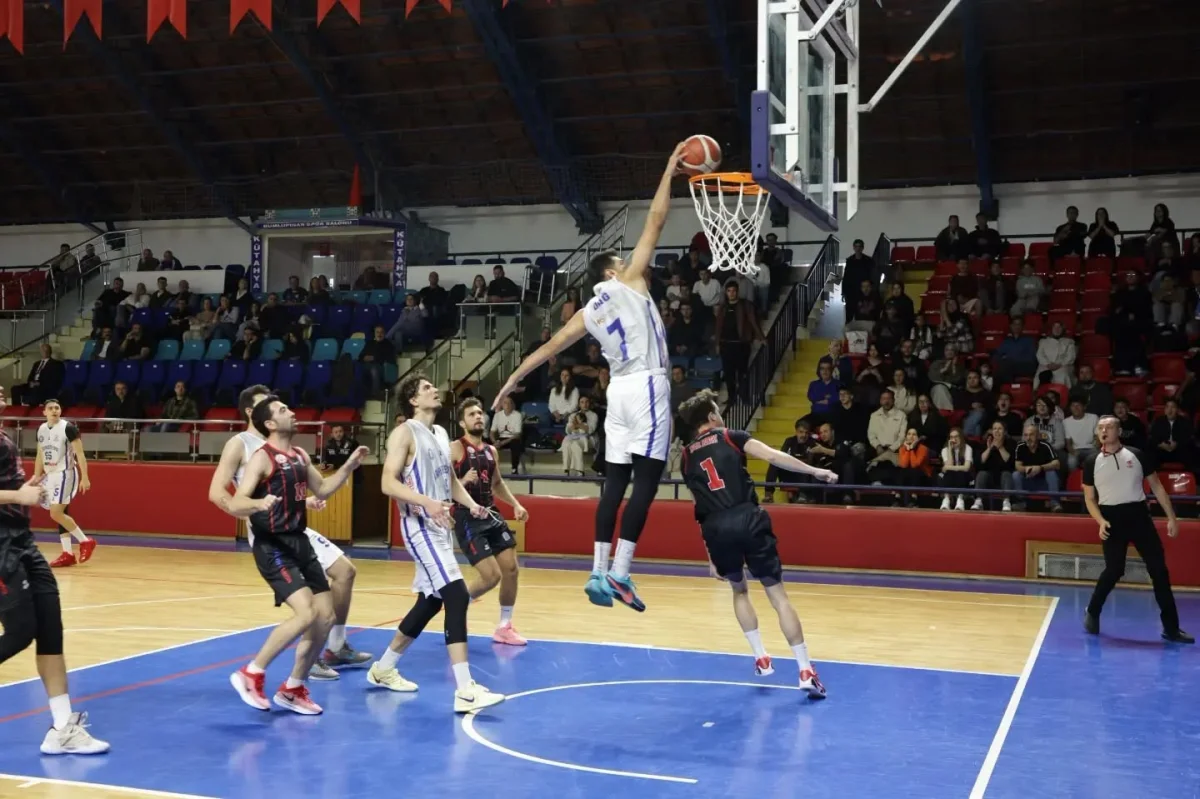 Kütahya Belediyespor parkeden galip ayrıldı: İlkler Şehri Uşak'ı 69-65 mağlup etti 3