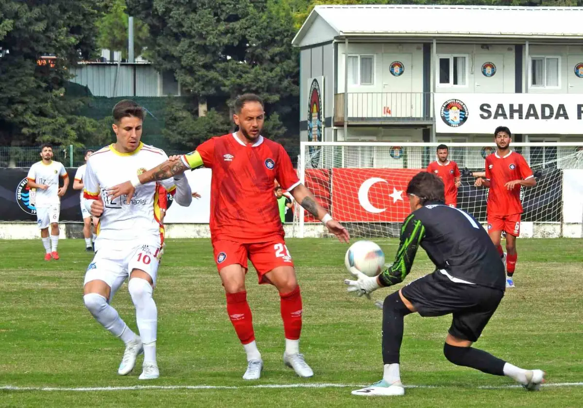 Çeşme Belediyespor sahasında Yelkispor'a penaltı golüyle mağlup oldu 2
