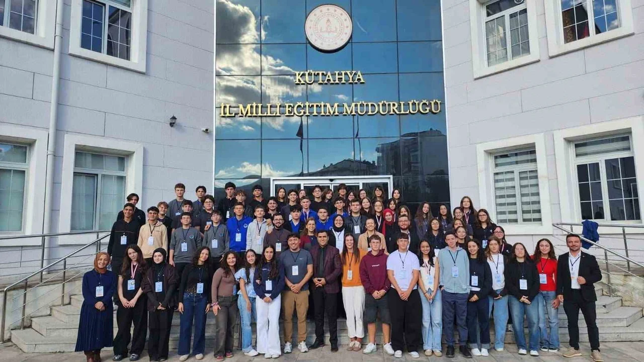 ÖĞRENCİLER KÜTAHYA'NIN KÜLTÜREL MİRASINI STEM İLE KEŞFETTİLER