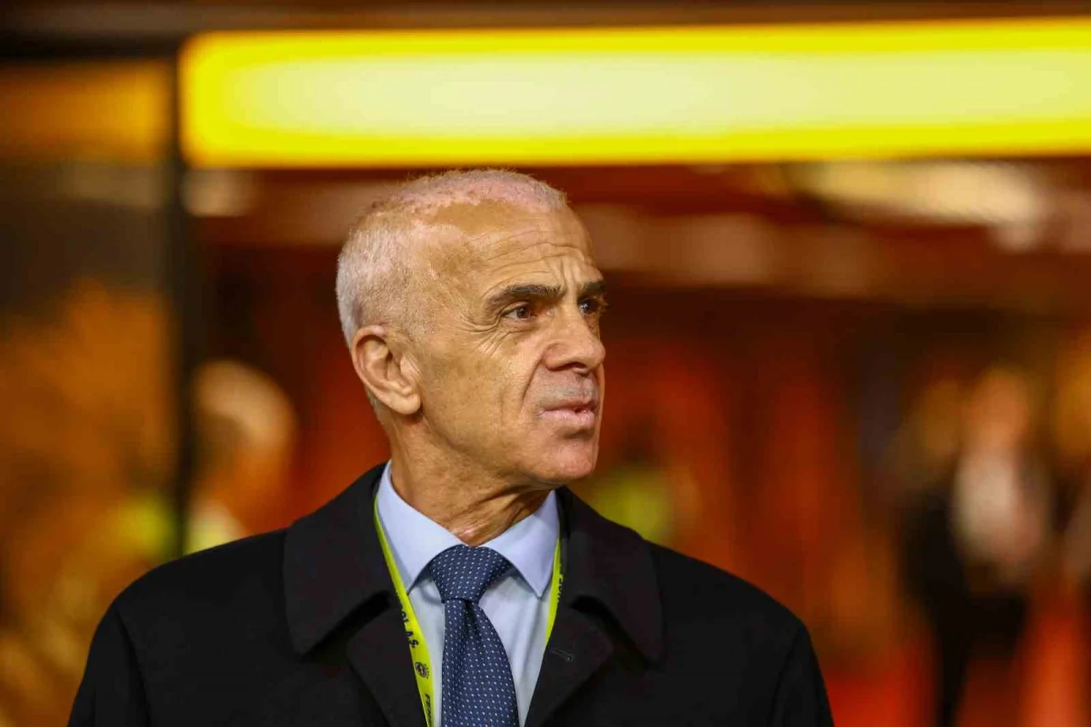 Galatasaray - Fenerbahçe derbisinde ilk dakikalar golsüz geçildi 4