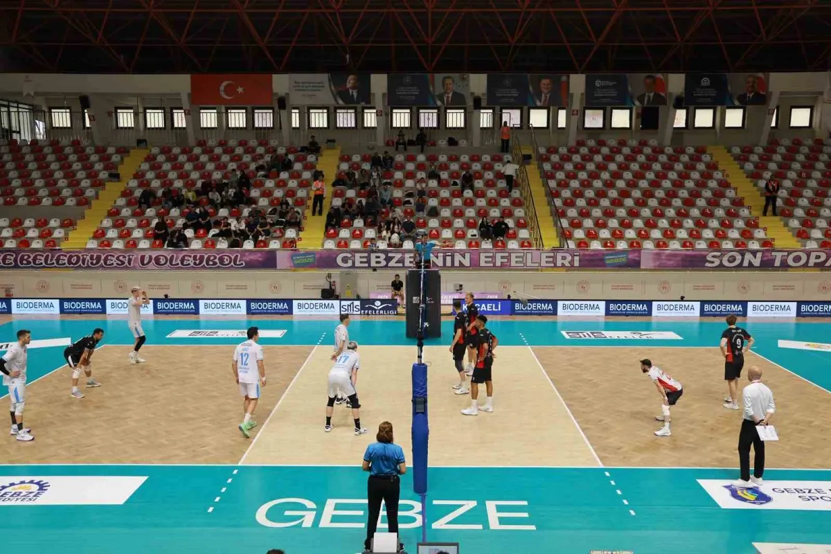 Gebze Belediyespor sahasında Sungurlu Belediyespor'u set vermeden geçti 1
