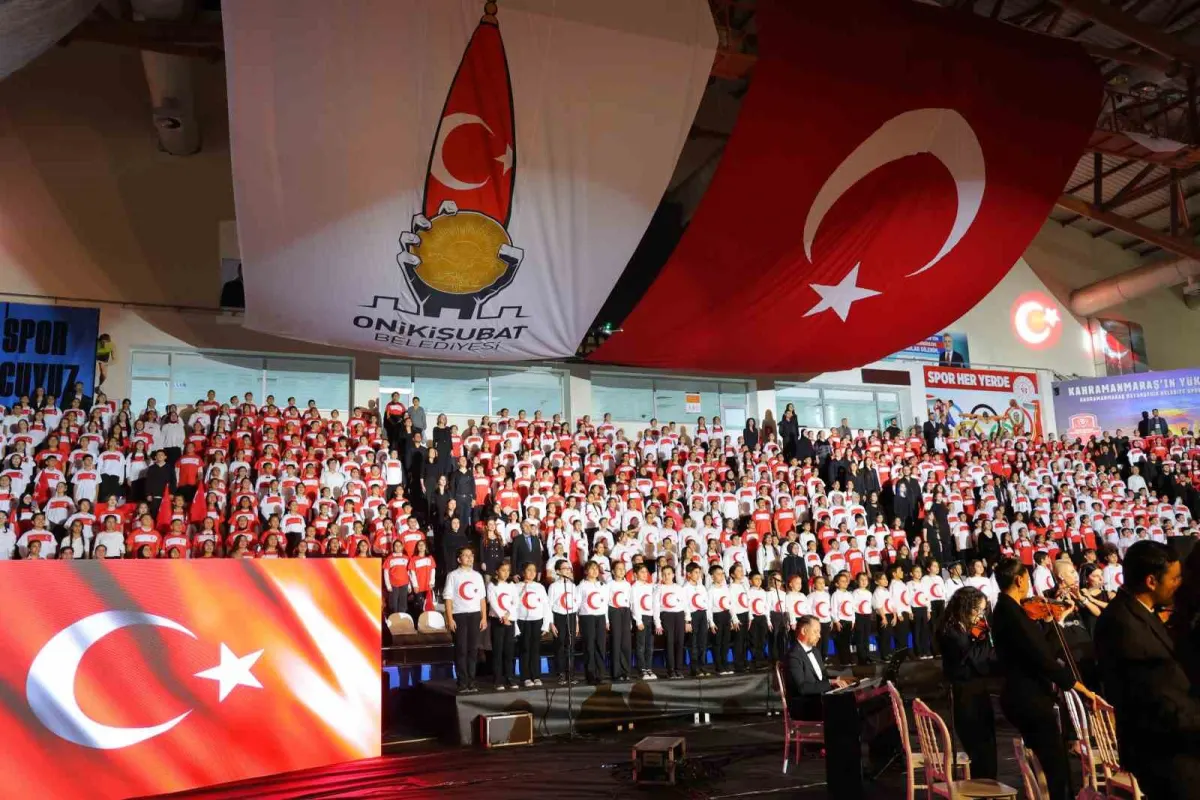Kahramanmaraş'ta bin 300 öğrenci Cumhuriyet için aynı sahnede buluştu 2