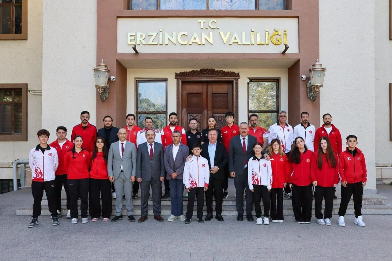 ERZİNCAN VALİSİ AYDOĞDU, BAŞARILI SPORCULARI KABUL ETTİ