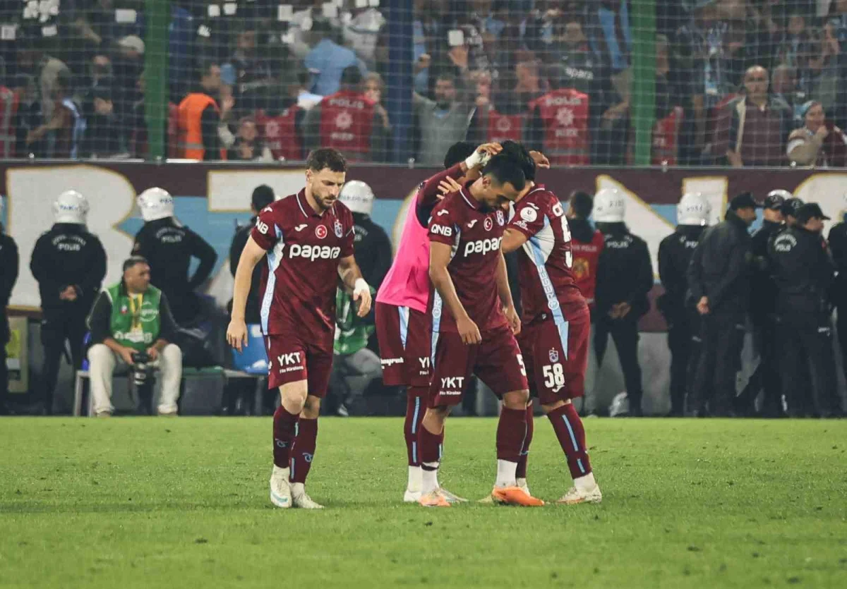 Rize'de 7 gollü derbide Trabzonspor kazandı 4