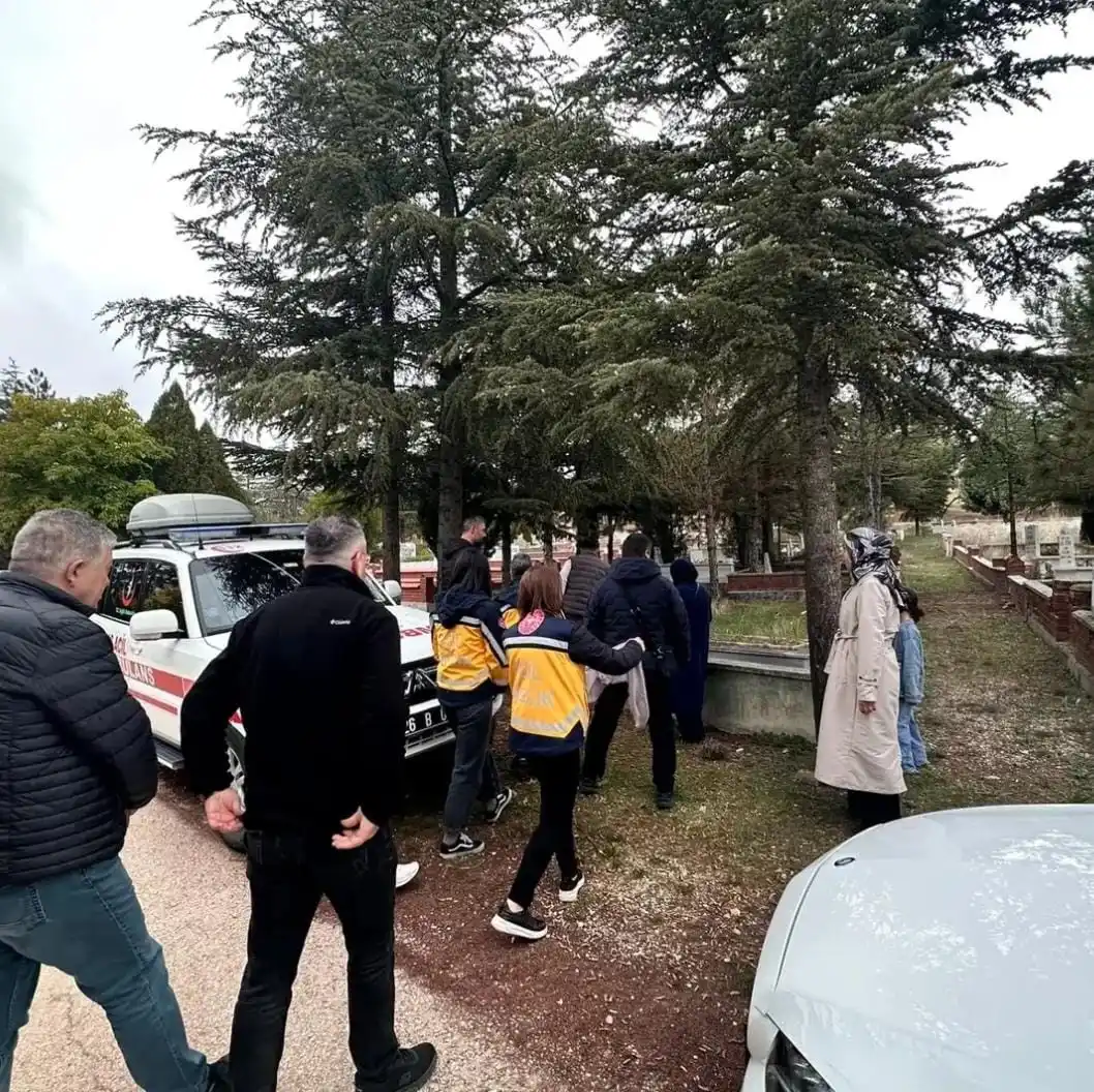 Eskişehir'de görev şehidi ambulans şoförü Halis Alan dualarla anıldı 3