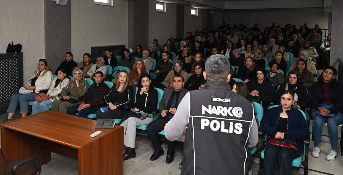 ERZİNCAN’DA OKUL BAHÇE SORUMLULARINA EĞİTİM VERİLDİ