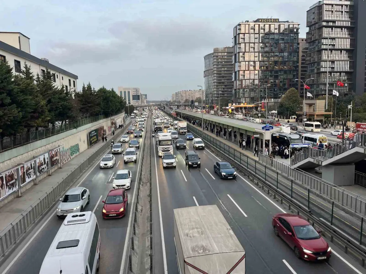 İstanbul'da kritik maçlar öncesi trafik yoğunluğu erken başladı 4