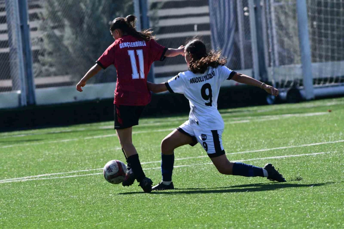 Anadolu Yıldızları, Kayseri Gençlerbirliği'ni 3-1 mağlup etti 1