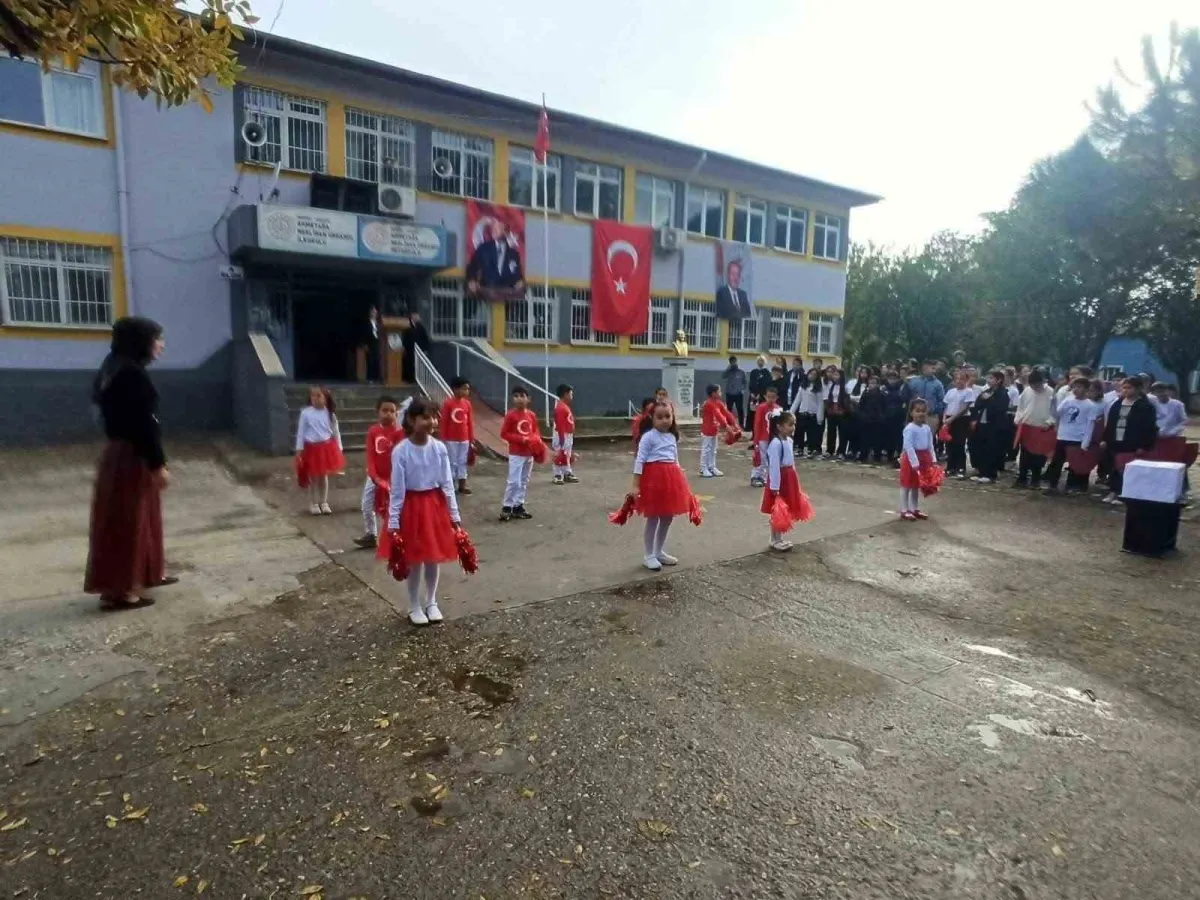 Sarıgöl'deki okullarda Cumhuriyet'in 103. yılı etkinliklerle kutlandı 4