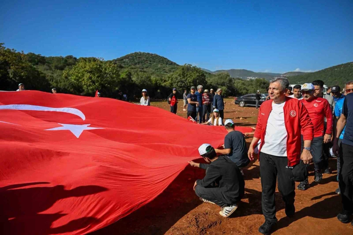 Antalya Kaş'ta ecdadın izinde Cumhuriyet'e saygı yürüyüşü 4