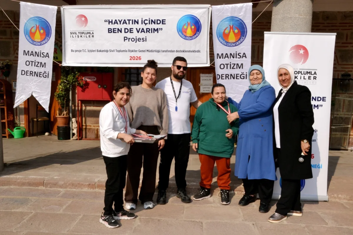 Manisa'da otizmli çocukların madalya ve pasta sevinci 2