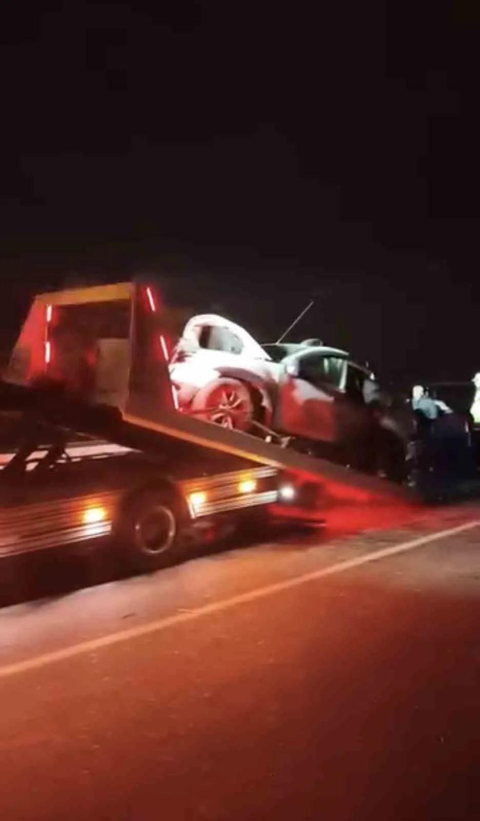 Çankırı'da iş makinesi ve iki otomobil çarpıştı: 2 yaralı 2
