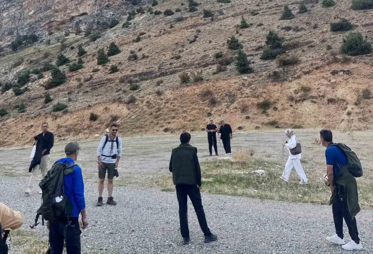 Doğaseverler Çemişgezek'in tarihi ve doğasını keşfetti 1