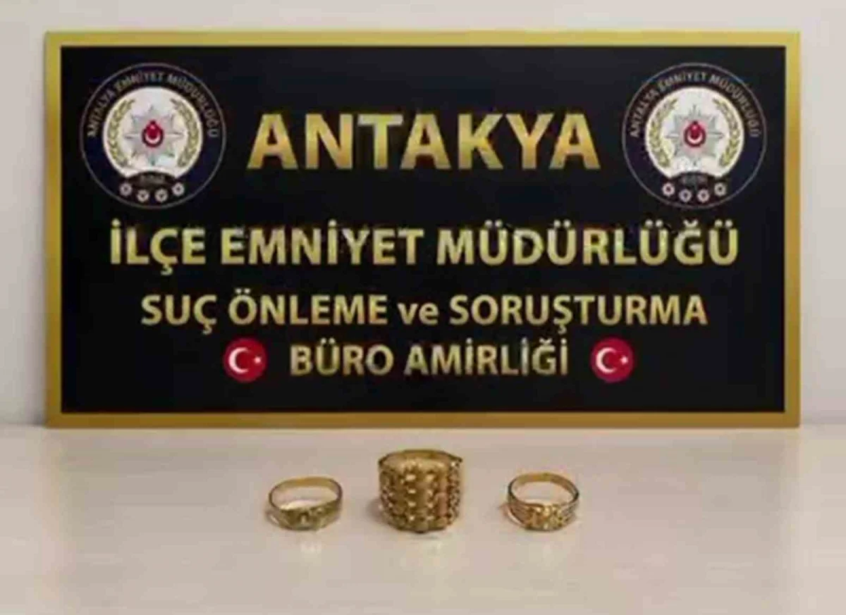 Adana'dan Hatay'a gelerek 100 bin TL'lik altın çalan hırsızlar yakalandı 3