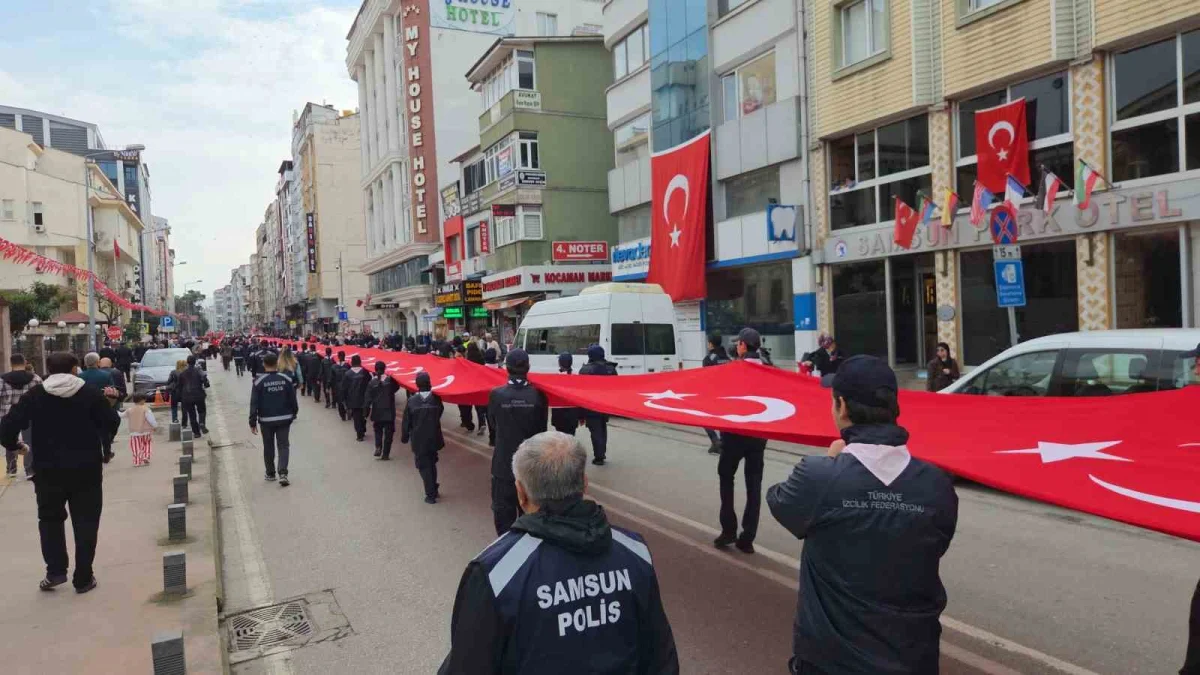Samsun'da 1919 metrelik dev Türk bayrağıyla Cumhuriyet Yürüyüşü 4